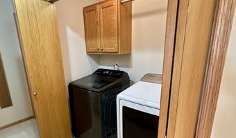 616 Autumn Ridge Ct, Andover, KS 67002