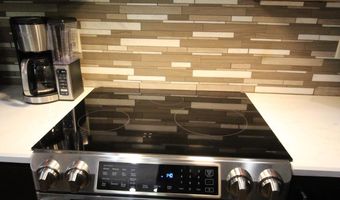 512 W Melgaard Rd, Aberdeen, SD 57401