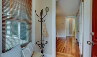 16 Evergreen St, Barrington, RI 02806
