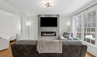 7260 Fawn Lake Dr, Alpharetta, GA 30005