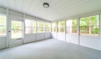 24 W Knollwood Cir, North Kingstown, RI 02852