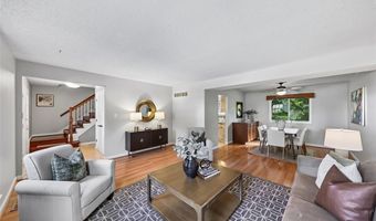 800 Eaglebrooke Dr, Ballwin, MO 63021