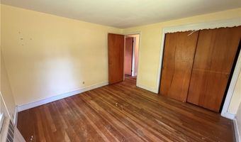 11 Terrace Dr, Bristol, RI 02809