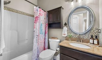 38796 N Kenmore Rd, Antioch, IL 60002