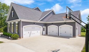 450 Hartville Rd, Atwater, OH 44201