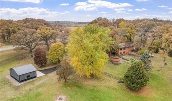 74500 240th St, Albert Lea, MN 56007