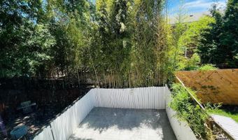 2935 LANDOVER St, Alexandria, VA 22305