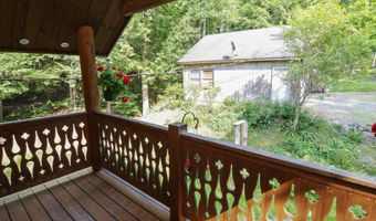 123 Richards Ln, Abbot, ME 04406