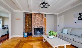 35 Pelham St A, Newport, RI 02840