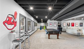 450 Hartville Rd, Atwater, OH 44201