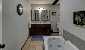 3 Redbird Dr, Agency, MO 64401