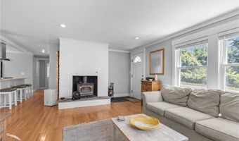 1 Irvings Path, Narragansett, RI 02882