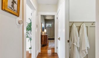 15 Berwick Pl, East Providence, RI 02916