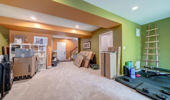 25850 CLAIRMONT MANOR Sq, Aldie, VA 20105