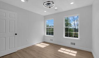 39 Old Main Shore Rd, Barnegat, NJ 08005