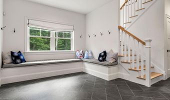 32 Settlers Ct, Bedford, NH 03110