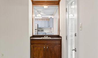 14 Cambridge Circle Ct, Ballwin, MO 63011