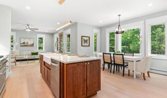 907 Richville Rd, Standish, ME 04084