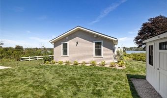 17 Goose Island Rd, Narragansett, RI 02882