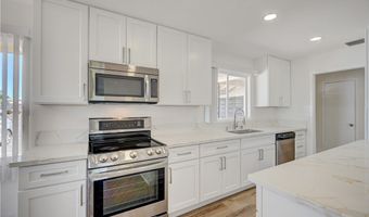 3504 Pioneer Cir, Las Vegas, NV 89107