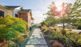 1335 Wikiup Dr, Santa Rosa, CA 95403