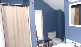 204 Hawthorne St, Alma, MI 48801