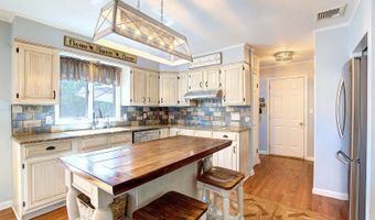 12 E Gate Dr, Alloway, NJ 07418