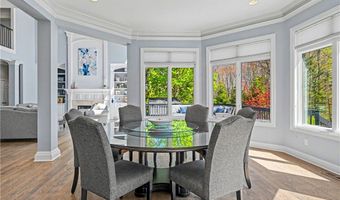560 Club Dr, Aurora, OH 44202