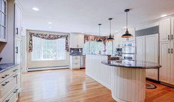 19 Winterberry Dr, Amherst, NH 03031