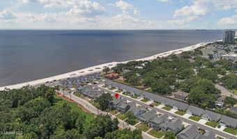 121 Grande View Dr, Biloxi, MS 39531