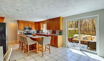 235 Holly Hills Ln, North Kingstown, RI 02874