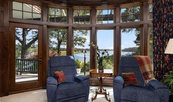 17 Pojac Point Rd, North Kingstown, RI 02852