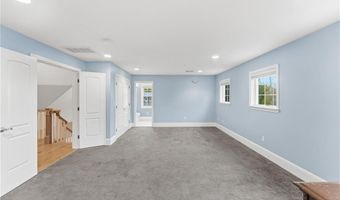 71 Norton Ave, Cranston, RI 02920