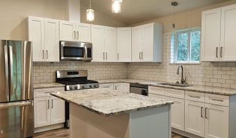 389 Hardy Loop, Bonners Ferry, ID 83805