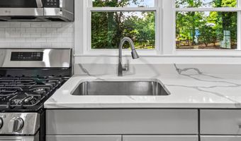 270 Pine Valley Dr, Athens, GA 30606