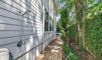 321 5TH St, Atlantic Beach, FL 32233