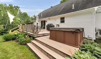 21 Bowling Green Ln, Belfast, ME 04915