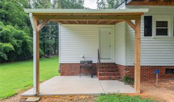 646 Hawthorne Dr, Asheboro, NC 27205