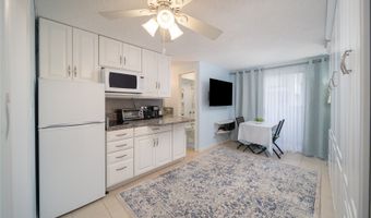 2463 Kuhio Ave 504, Honolulu, HI 96815