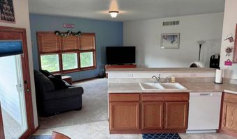 5014 Waller St, Ames, IA 50014