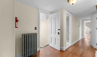 18 Rhode Island Ave 3, Newport, RI 02840