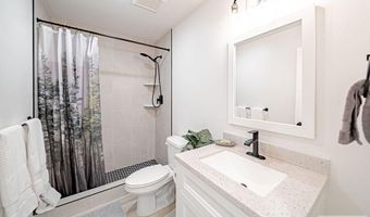 576 Hollow Dr, Ammon, ID 83401