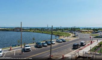202 Deal Lake Dr U-107, Asbury Park, NJ 07712