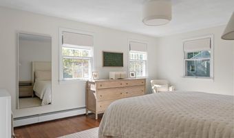 320 Stone Ridge Dr, East Greenwich, RI 02818