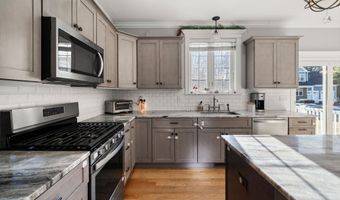 24 Lynn Dr, Attleboro, MA 02703