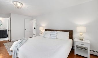 9 Foster St, Barrington, RI 02806