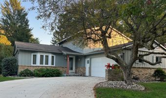 6316 Duxbury Dr SE, Ada, MI 49301