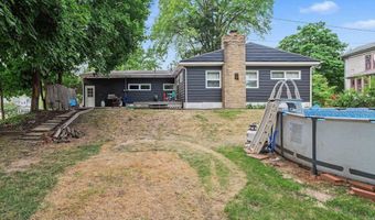 422 W Ctr, Alma, MI 48801