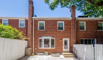 2935 LANDOVER St, Alexandria, VA 22305