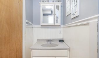 7 Allen Ave, North Providence, RI 02911